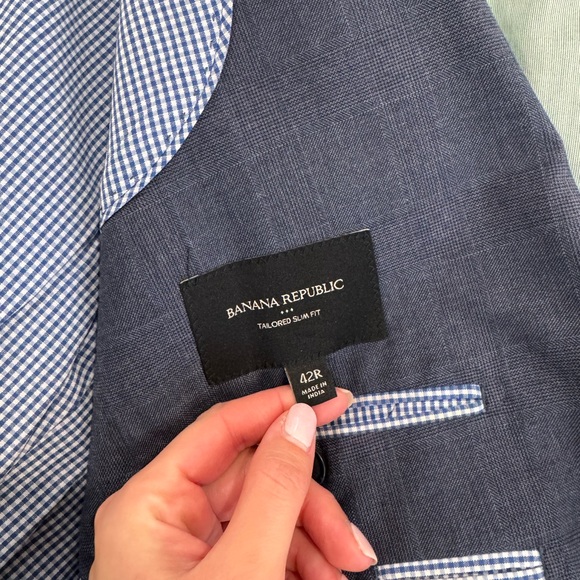 Banana Republic Navy Blazer - Picture 2 of 5